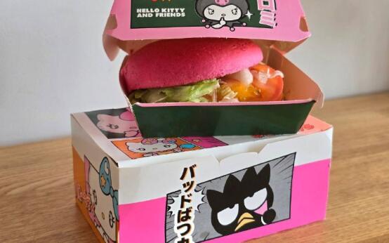 «Вкусно — и точка» возвращает Hello Kitty в менюРозовые бур…