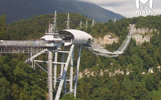 Мужчина разбился в Skypark Sochi — MashОн спрыгнул без страх…